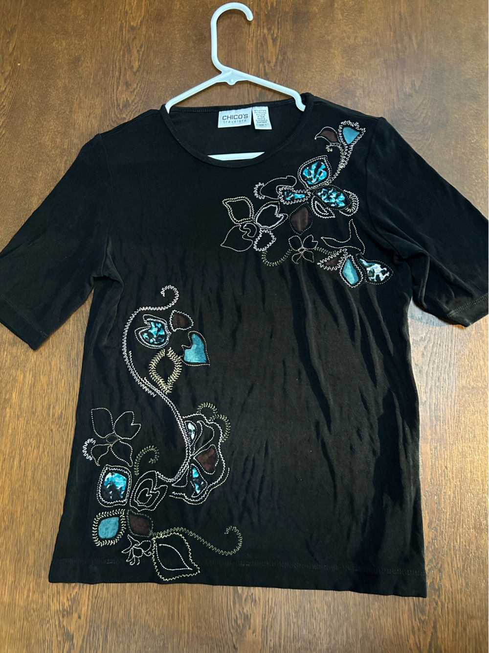Chico's Travelers Black ShortSleeve JerseyTee w/Floral Teal/Brown Embroidery sz1